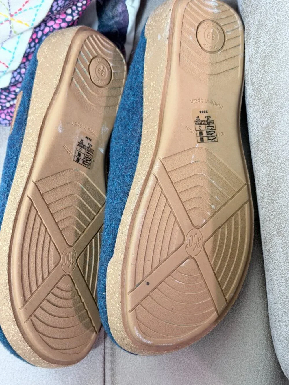 Taos wool clogs, new in box, teal blue, size 39 - Picture 2 of 4